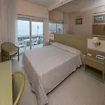 Palace מלון 4*