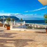 מלון Palace 4*