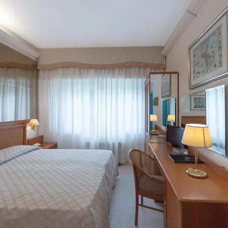 Palace Hotell 4*