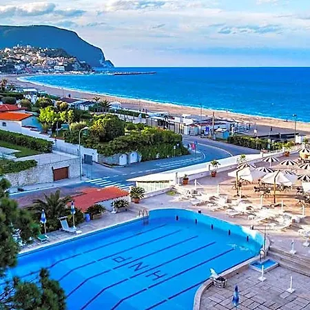 Palace Hotel Numana