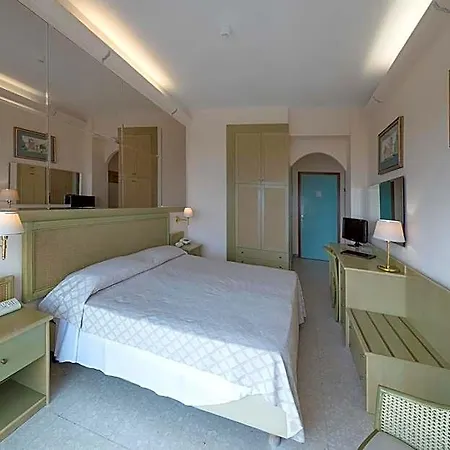 Palace Hotel 4*