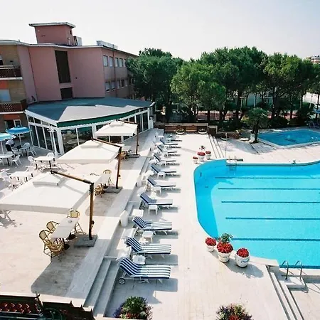 Palace 4* نومانا